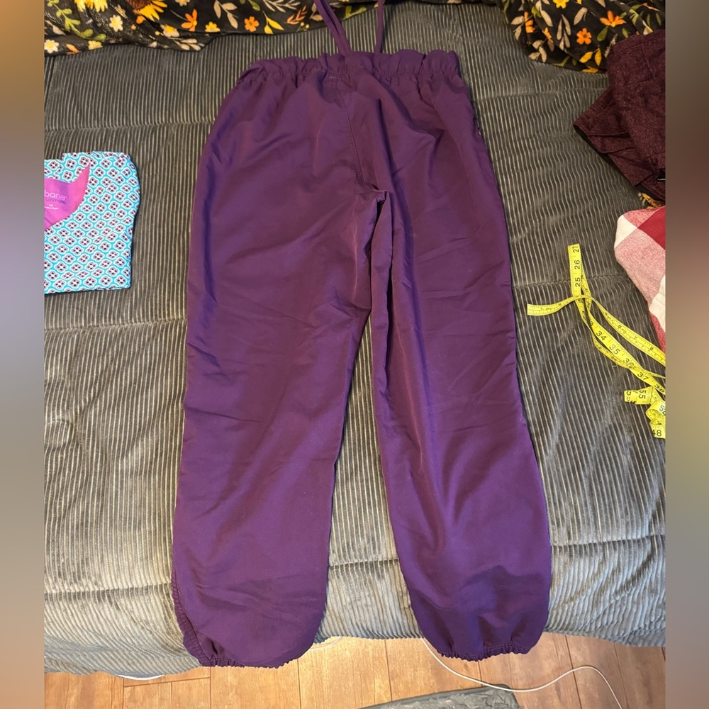 Scrub-star eggplant jogger